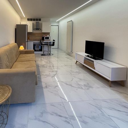 Charmant Studio Avec Vue Montagne Roquebrune-Cap-Martin Dış mekan fotoğraf